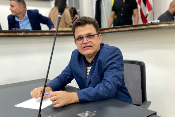 VEREADOR ADJACKSON LIMA SOLICITA UBS PARA A VILA ILDEMAR ATRAVÉS DO NOVO PAC
