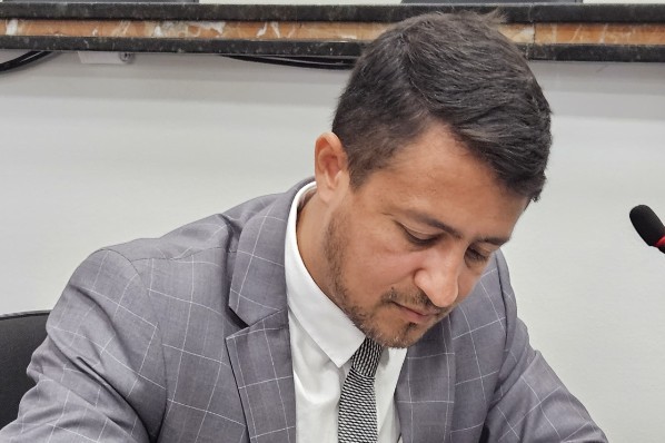 CÂMARA MUNICIPAL APROVA REQUERIMENTO PARA PAVIMENTAÇÃO NO BAIRRO JARDIM GLÓRIA III
