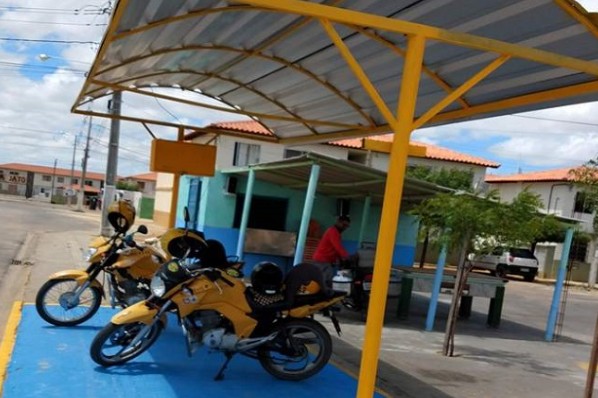 MAIS CONFORTO E SEGURANÇA PARA OS MOTOTAXISTAS DE AÇAILÂNDIA!