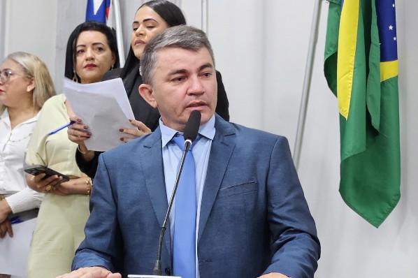 CÂMARA MUNICIPAL APROVA INSTALAÇÃO DE PLAYGROUNDS  NAS PRAÇAS DA BÍBLIA E PIONEIRO!