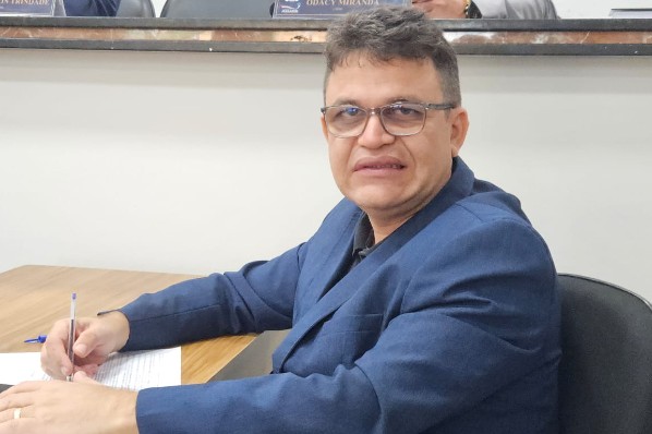 CÂMARA APROVA REQUERIMENTO PARA REPARO NA AVENIDA D NO BAIRRO VALLE DO AÇAÍ