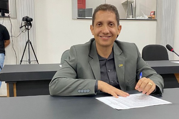 A CÂMARA MUNICIPAL DE AÇAILÂNDIA APROVOU REQUERIMENTO QUE SOLICITA CONSTRUÇÃO DE GALERIA PLUVIA...