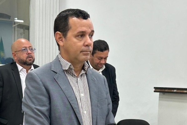 CÂMARA MUNICIPAL DE AÇAILÂNDIA APROVOU INDICAÇÃO PARA AMPLIAR O ACESSO A EXAMES LABORATORIAIS N...
