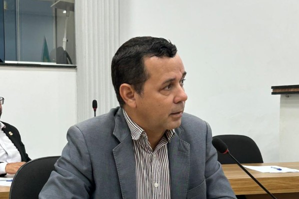 CÂMARA MUNICIPAL APROVA REQUERIMENTO QUE SOLICITA A CONSTRUÇÃO DE UM CAMPO DE FUTEBOL NO BAIRRO...