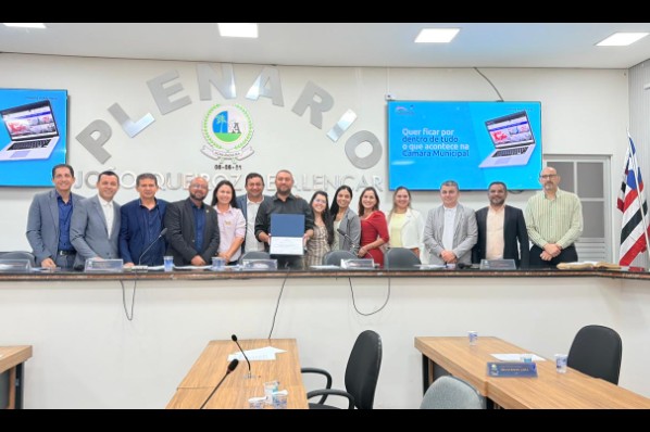 CÂMARA MUNICIPAL APROVA A MOÇÃO DE APLAUSO EM HOMENAGEM AO EMPRESÁRIO EUDEMBERTO SAMPAIO DE SOU...