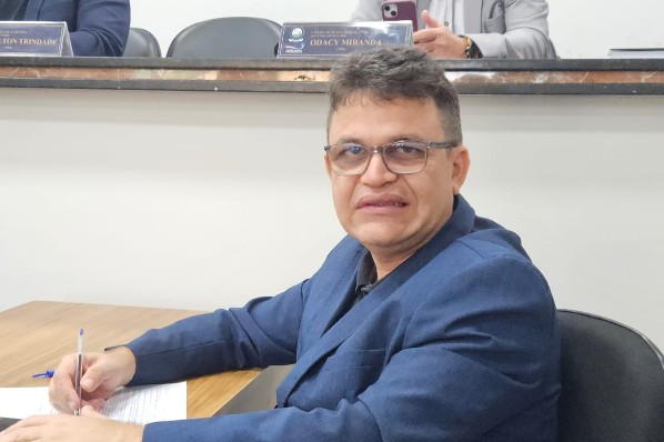 CÂMARA APROVA REQUERIMENTO PARA CONSTRUÇÃO DE QUADRA POLIESPORTIVA NA ESCOLA MUNICIPAL ARENYVYA...