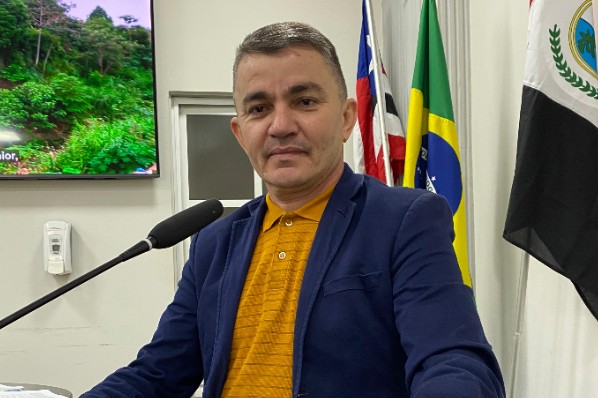 EDUCAÇÃO COM IGUALDADE: CÂMARA APROVA KITS E UNIFORMES GRATUITOS