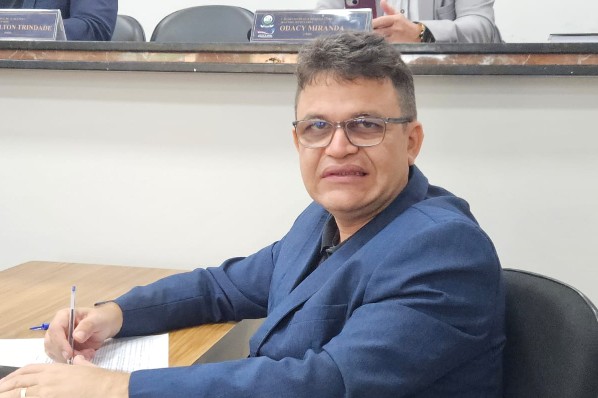 CÂMARA MUNICIPAL DE AÇAILÂNDIA APROVA REQUERIMENTO PARA PADRONIZAÇÃO DO ANEXO II DO MERCADO MUN...